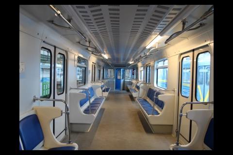 tn_ua-kyiv_metro_new_train_interior.jpg